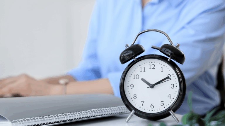 The Legal Risks of Not Tracking Employee Hours: What Small Businesses Need to Know