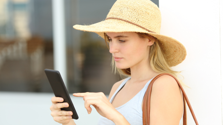 Should You Tell Employees About Workplace Changes While They’re on Vacation?